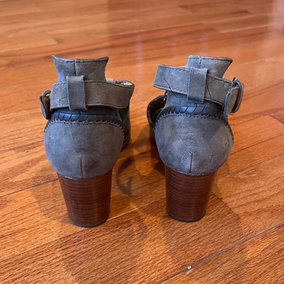 Jack Rogers Gray Suede Heeled Sandals - Picture 3 of 9